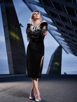 Accessorize Like a Pro: US Style Guide to Jewelry, Scarves & Belts - Cover Image