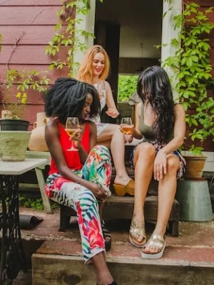 How to Choose Undergarments: Comfort & Support for US Outfits - Cover Image