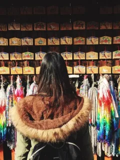 How to Shop for Vintage Clothing: Unique Finds in the US - Cover Image