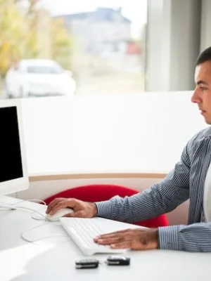 Choosing the Perfect Laptop: Your 2025 Guide - Cover Image